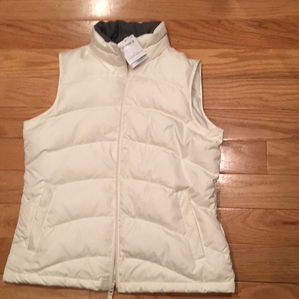 Lands End women’s Down Vest New!
